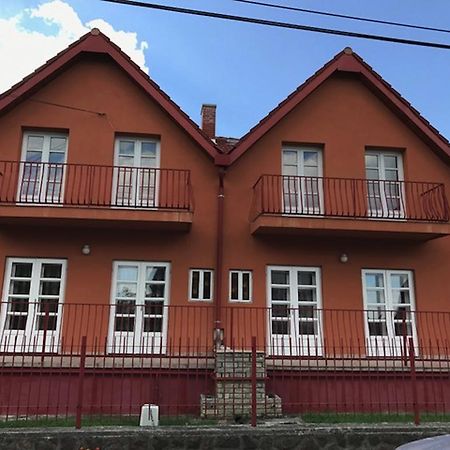 Hotel Barátság Ház Alsóörs Exterior foto