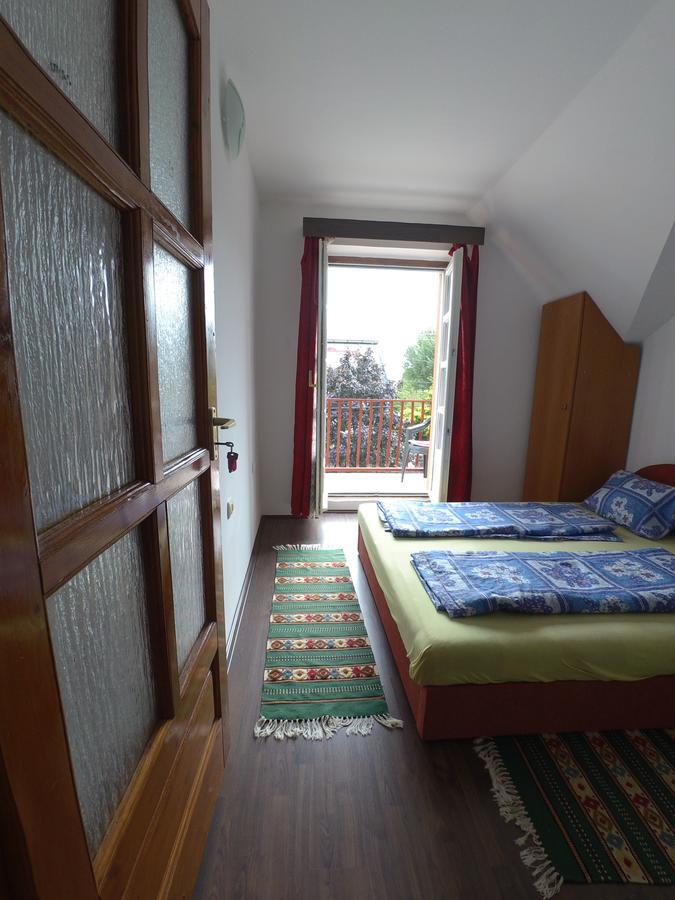 Hotel Barátság Ház Alsóörs Exterior foto